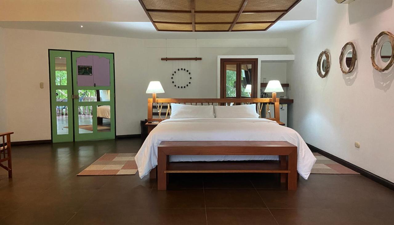 Hotel Maya Internacional Flores Exterior photo